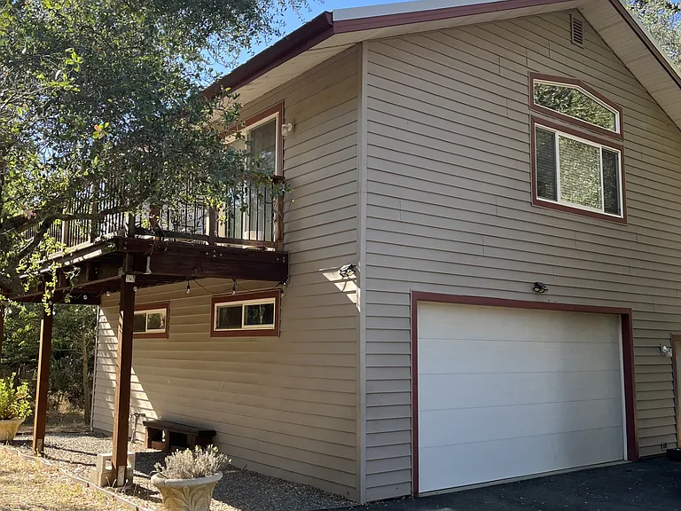 Oakridge Dr — Photo 12