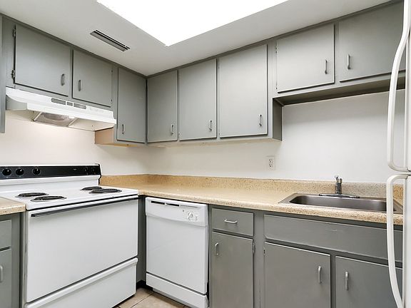 5th image of 2529 Caper Ln APT 105