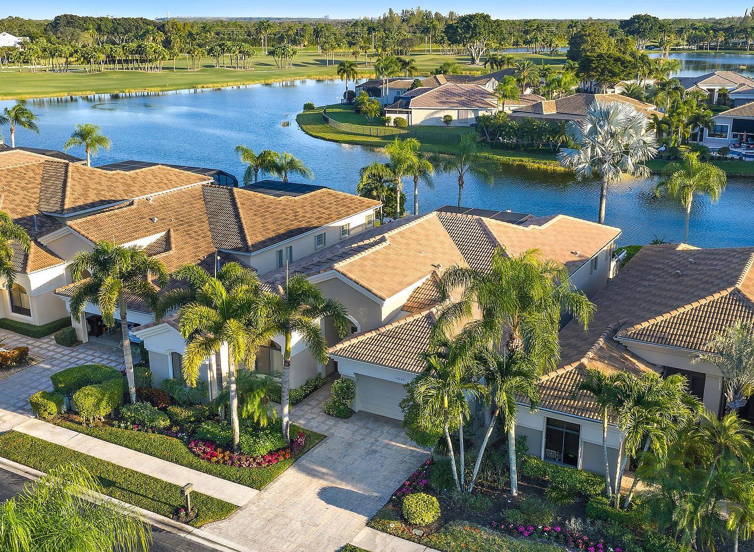 10260 Blue Heron Point