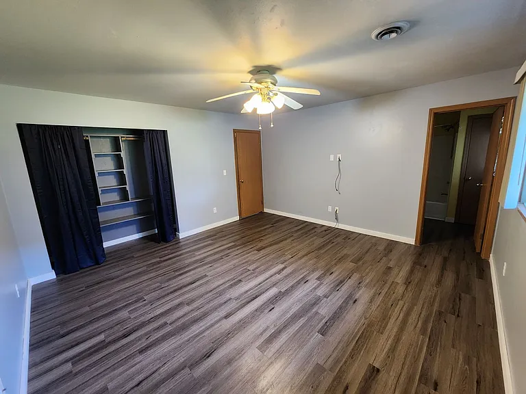 14705 Meadow Rd — Photo 15