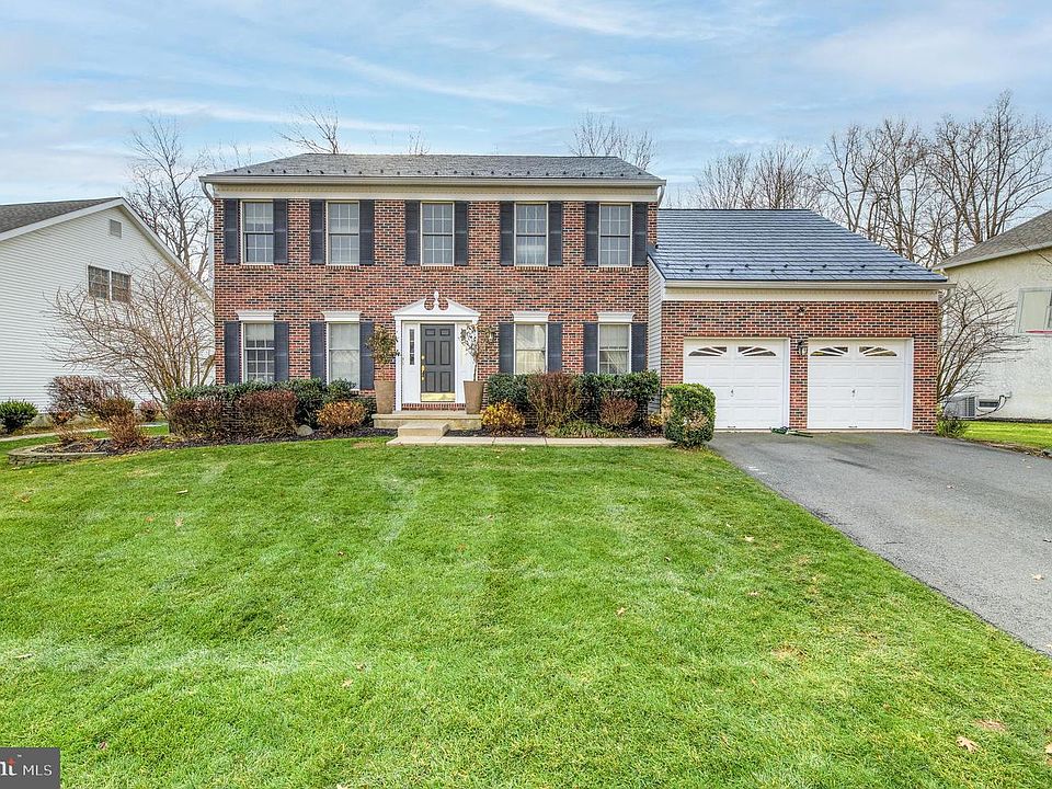 1st image of 35 Rocky Hill Rd