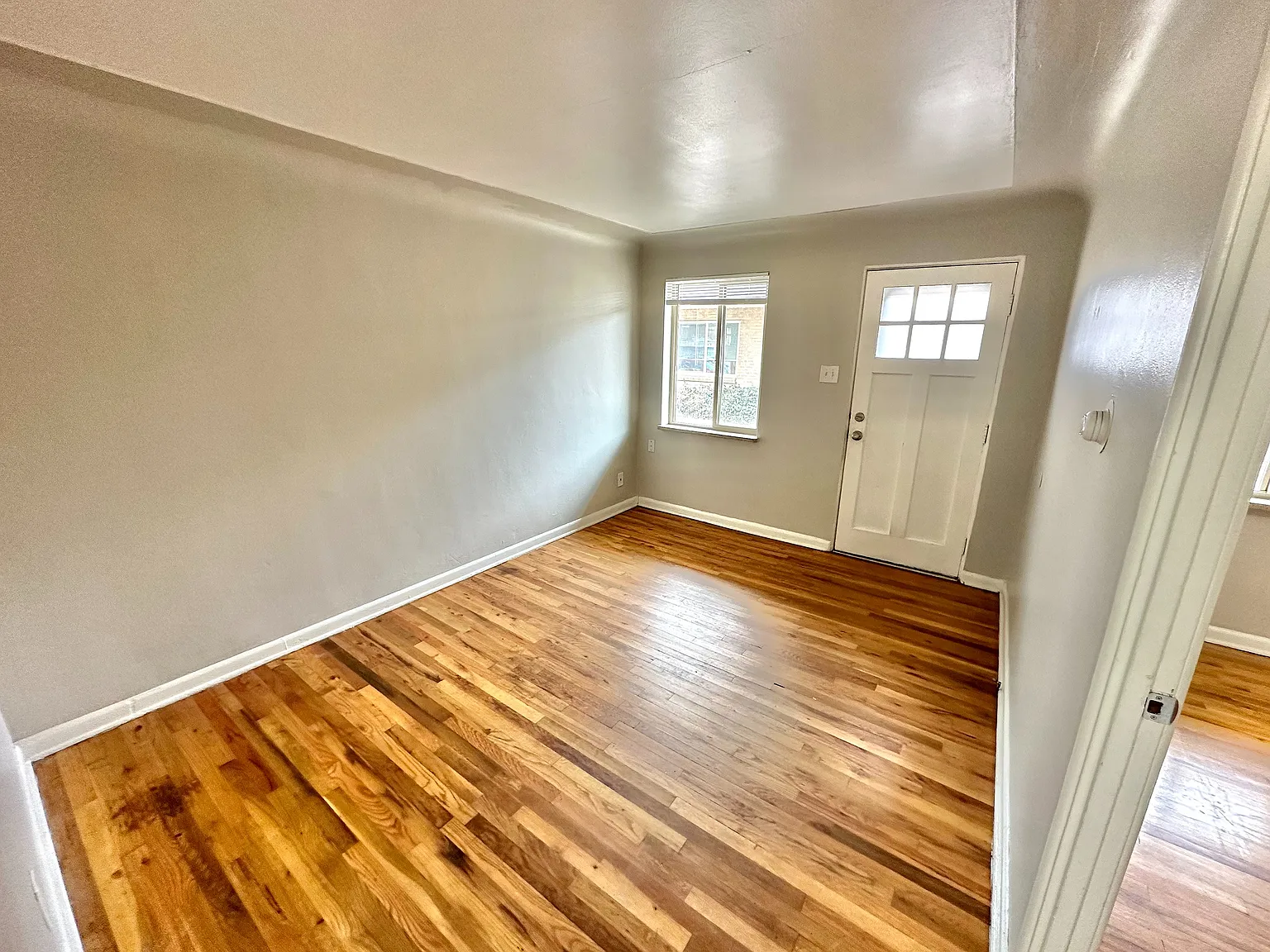 1495 Balsam — Photo 2