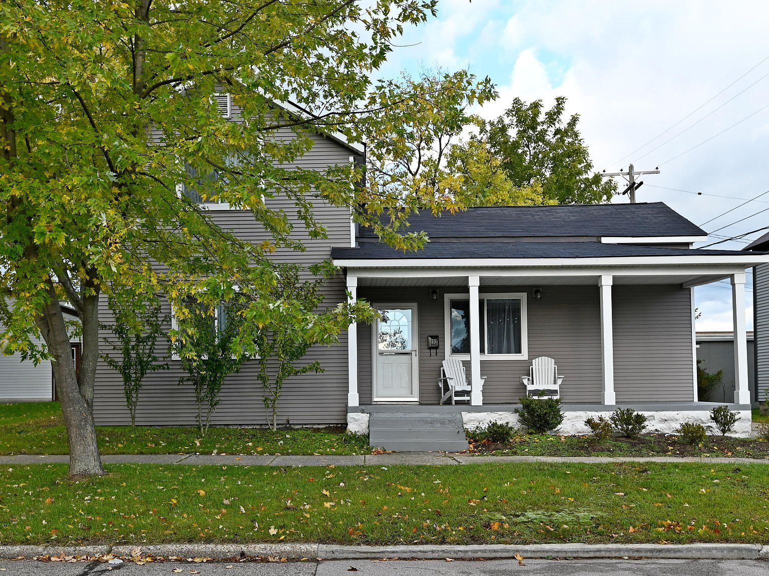 15 S 8th St Grand Haven Mi Mls Zillow