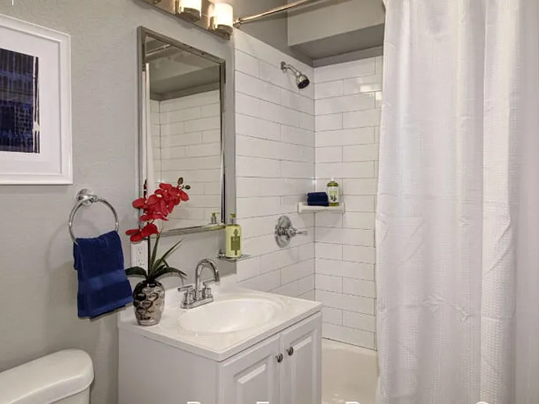 324 E Magnolia St #14 — Photo 1