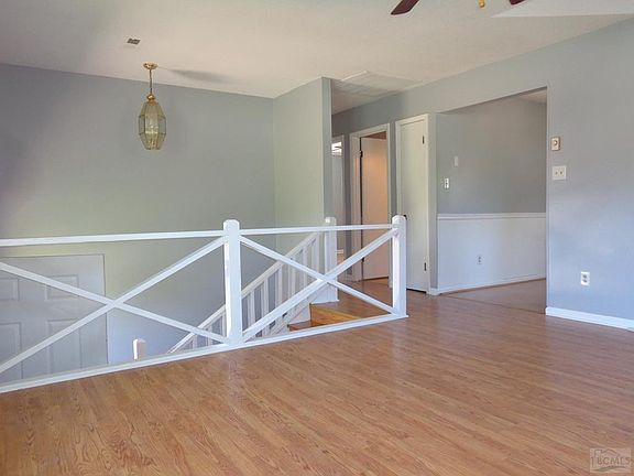 4th image of 2633 Fairwood Dr
