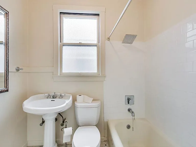 2485 Chestnut St #205 — Photo 9