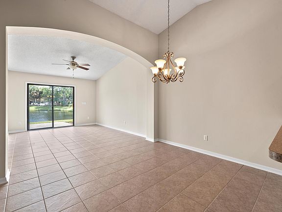 5th image of 324 Redwood Ln