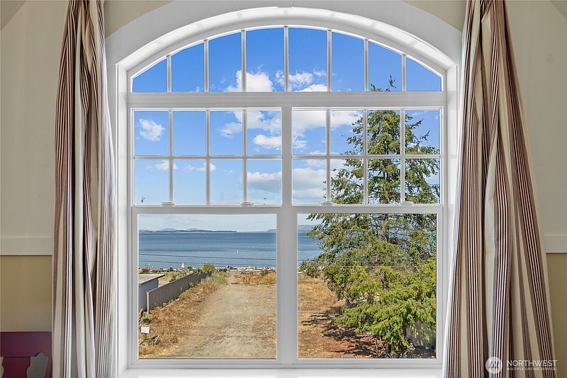 5th image of 886 Port Susan Terrace Road