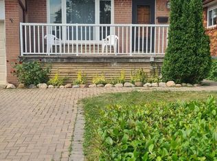 48 Green Bush Rd, Toronto, ON M2M1P3