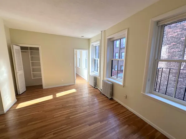 57 W Cedar St APT 10, Boston, MA 02114