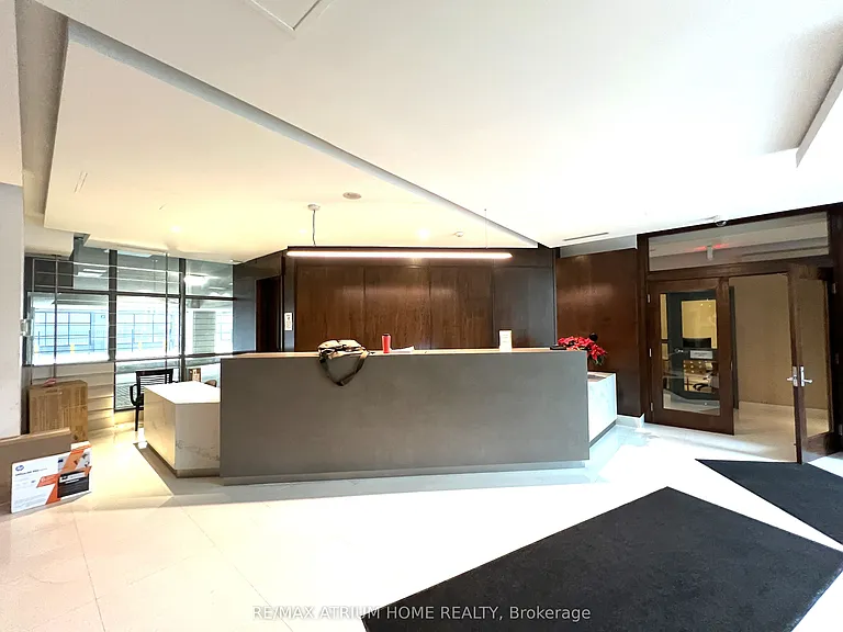 410 Queens Quay W #905 — Photo 2