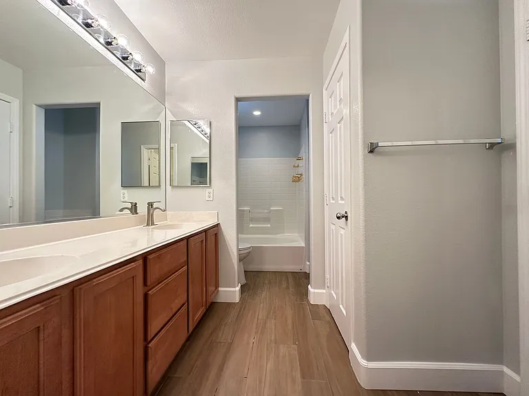 241 Crystal Rose Ct — Photo 13