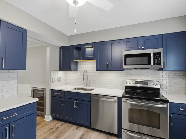 5256 Breeze Hill Pl, Troy, MI 48098