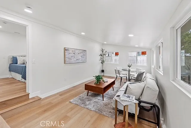 1421 E Norwood Pl — Photo 17
