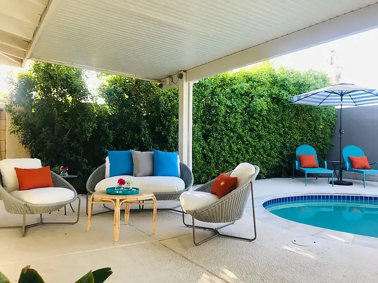 Pomegranate Ln — Photo 9