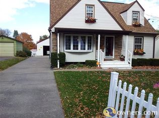 109 Middle Rd, Muscatine, IA 52761