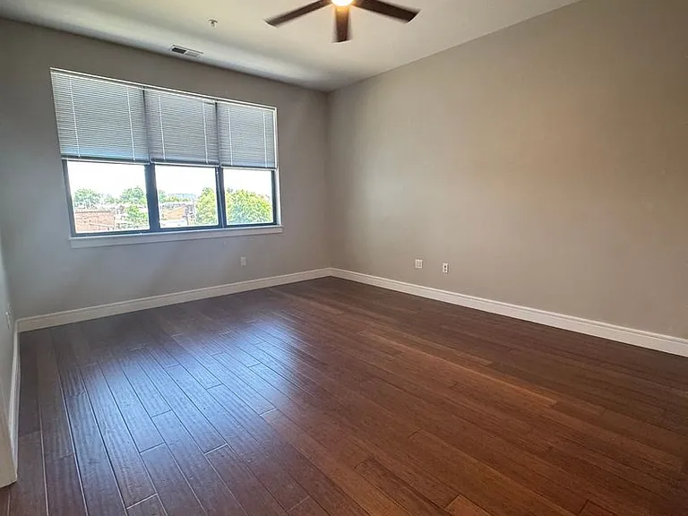 4400 Manchester Ave — Photo 35
