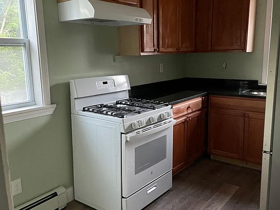2nd image of 214 Plymouth St #C