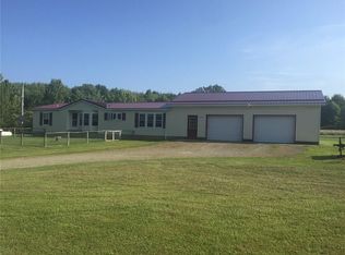 8911 Ox Bow Rd, North East, PA 16428