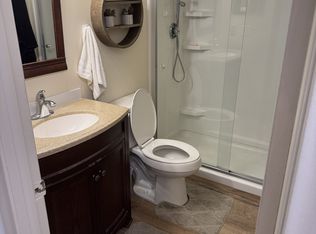 140 Kane St APT B6, West Hartford, CT 06119