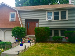 348 Elder Ballou Mtg House Rd, Woonsocket, RI 02895