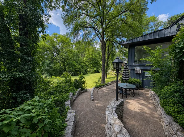 211 Mill Creek Dr, Arlington, TX 76010