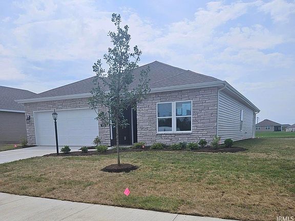 3rd image of 929 Catesby Ct