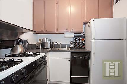 3rd image of 401 E 86th St APT 7L