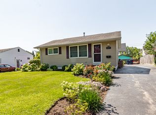 2805 Navaho Rd, Waukegan, IL 60087