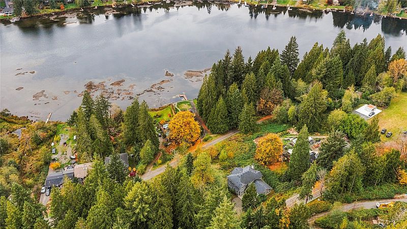 4th image of 1330 S Lake Roesiger Road