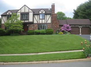 22 Duffield Dr, Ewing, NJ 08628