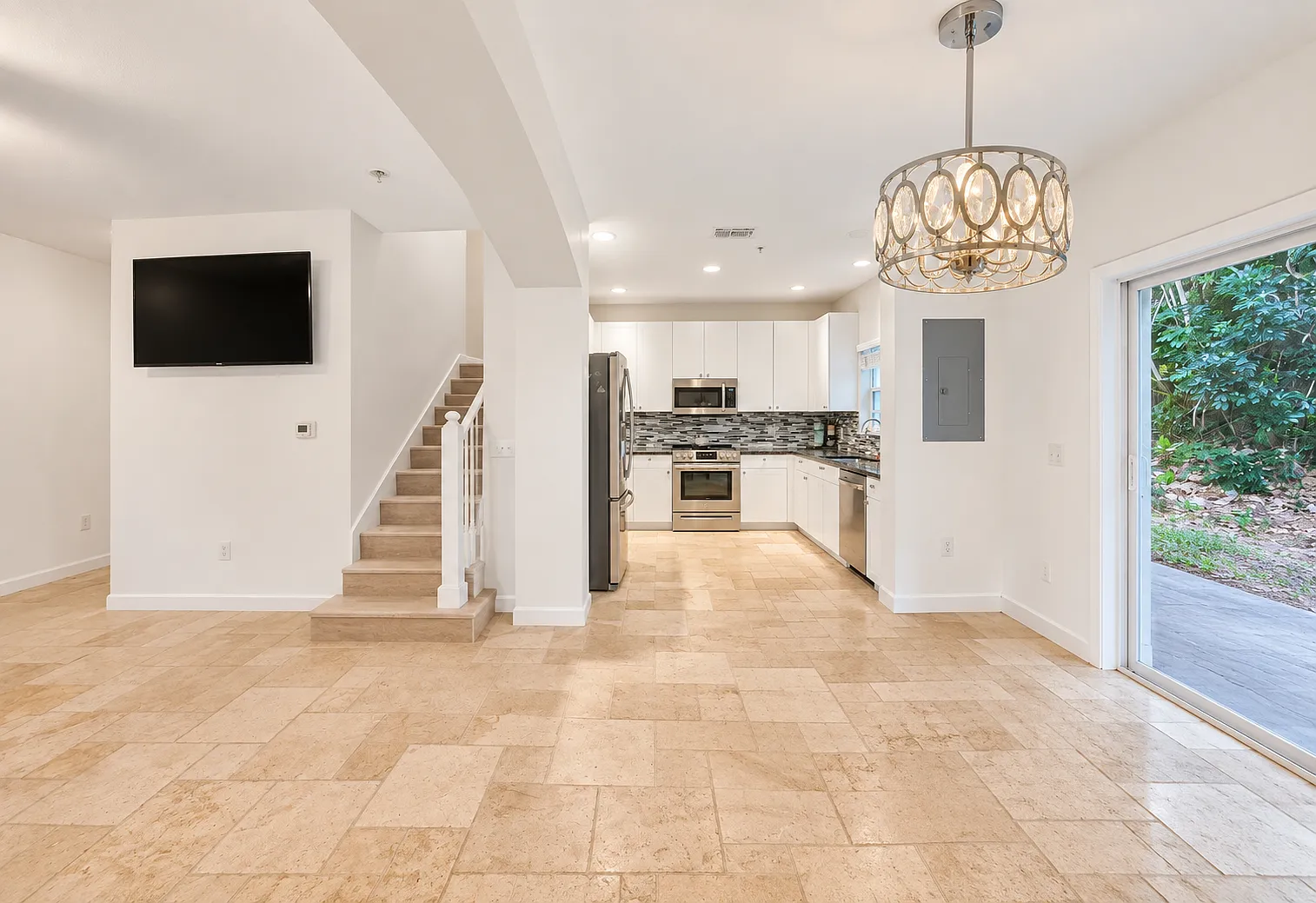 2 bed, 1272 sqft, $2,150 — Photo 3