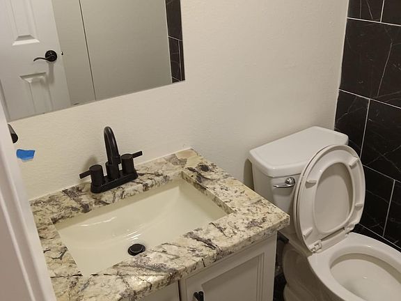 2nd image of 5004 Cloyce Ct #5004
