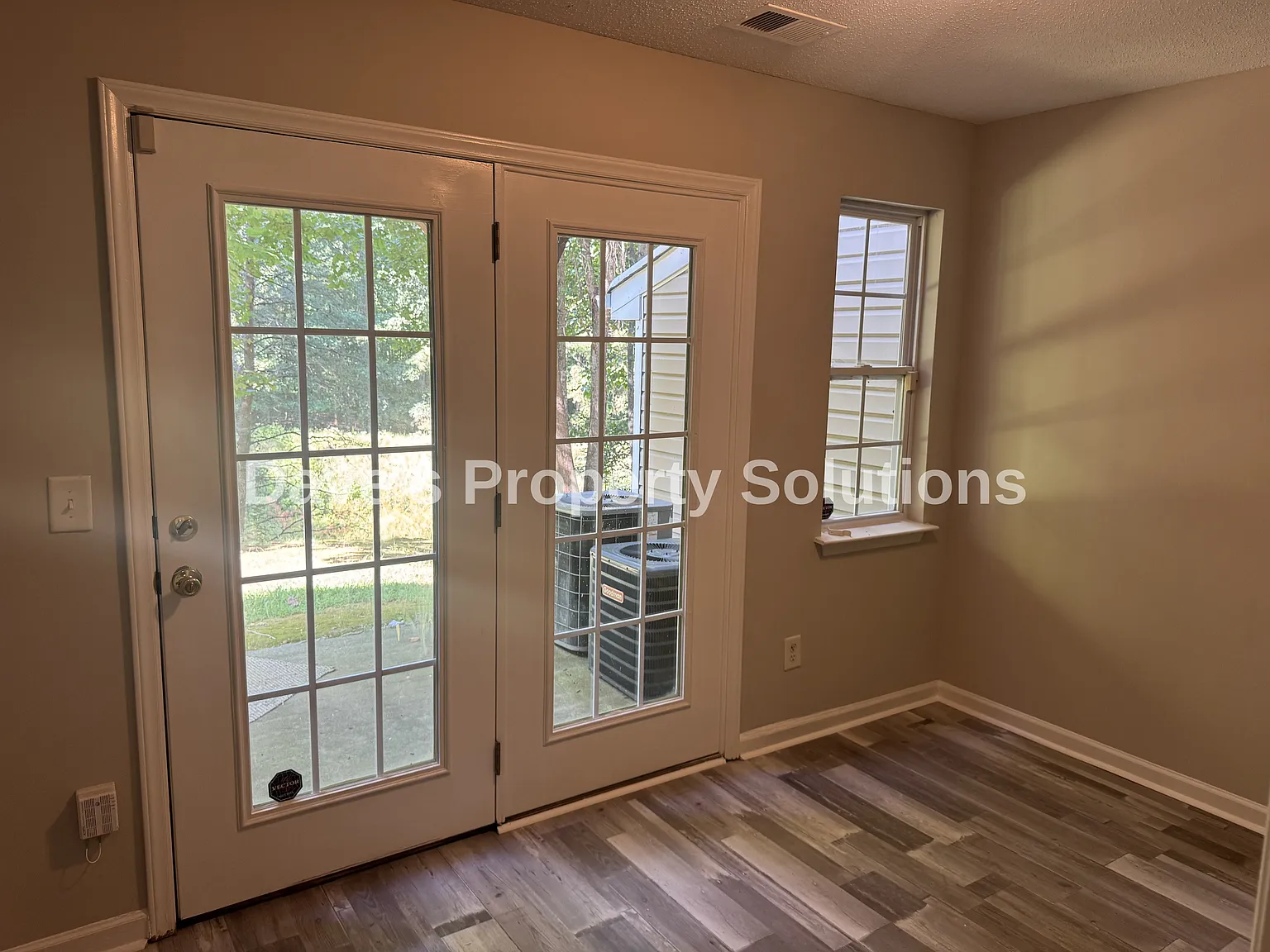 3 bed, 3.5 bath, 1602 sqft, $1,650 — Photo 4