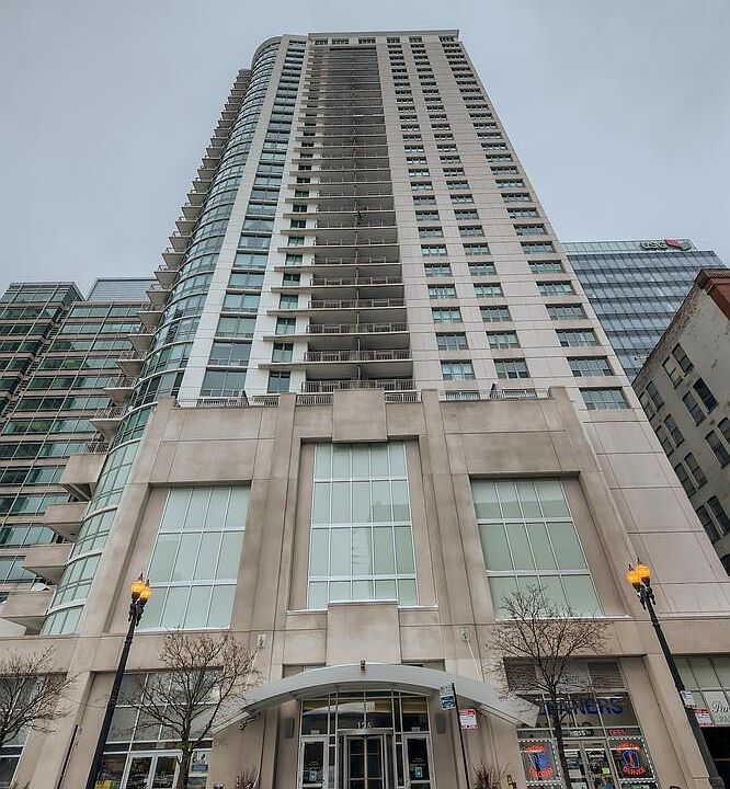 1st image of 125 S Jefferson St #1209