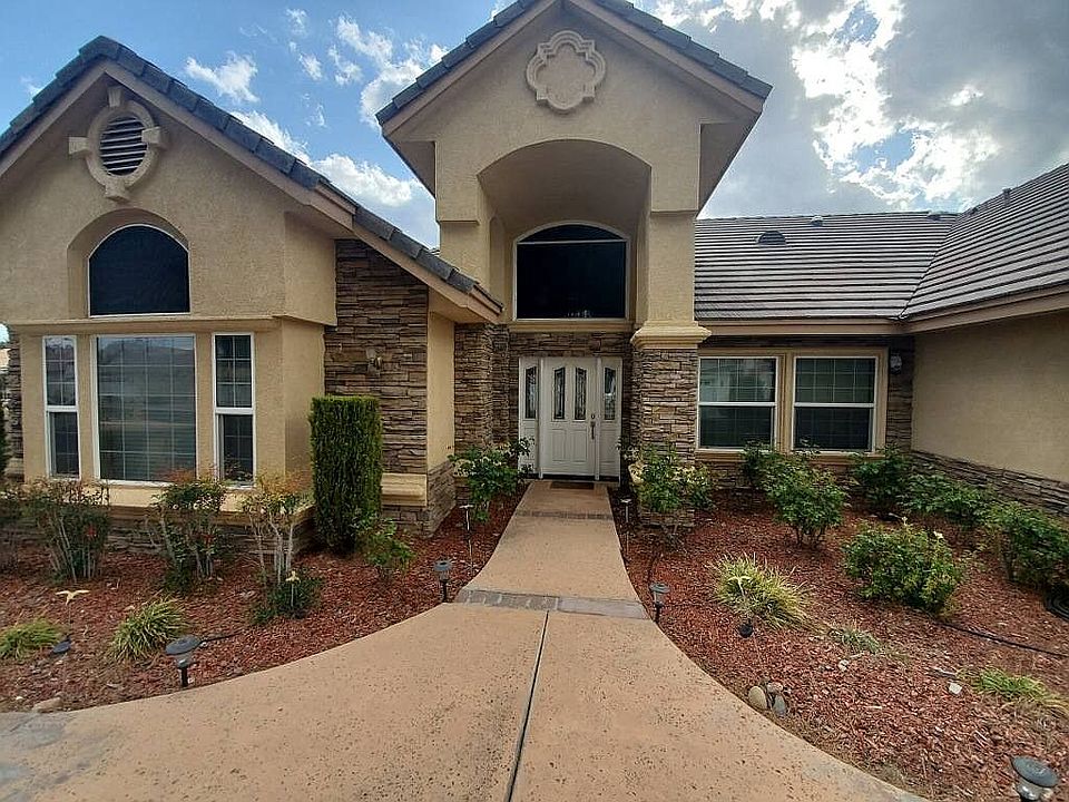 1st image of 11400 Country Club Dr
