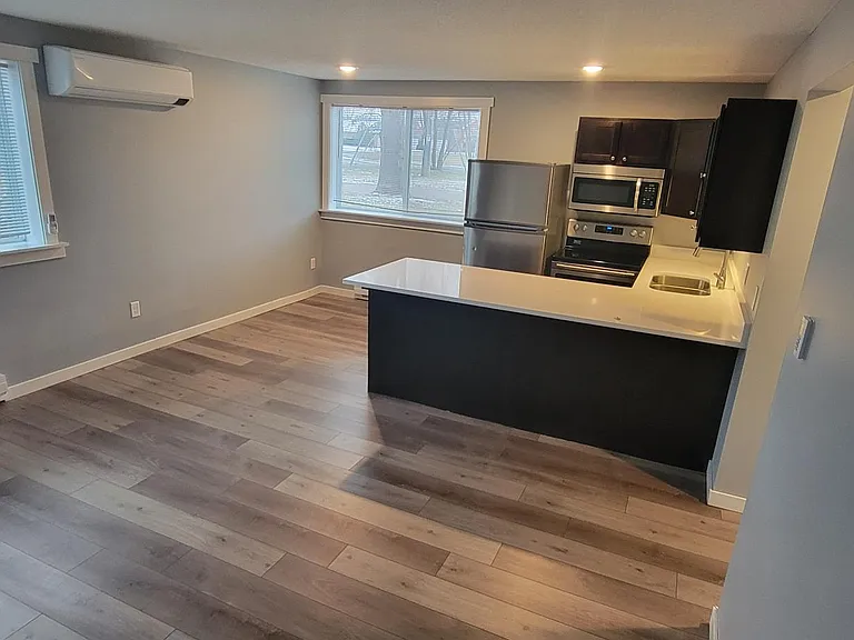 905 State St #3 — Photo 2