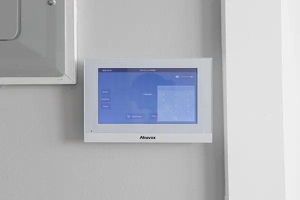 Rented by Reavis | media 10