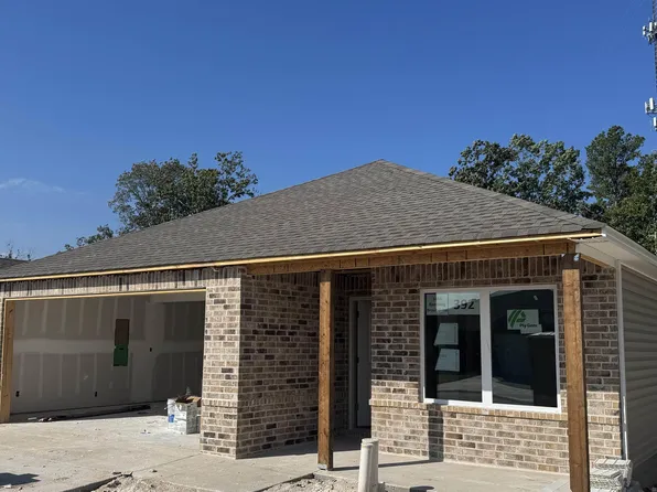 1633 Rambling Brook Dr, Benton, AR 72015