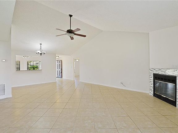 5th image of 1067 Gould Pl