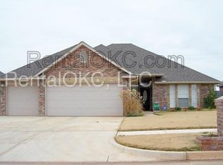 2625 SE 5th St, Moore, OK 73160