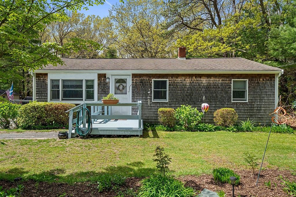 152 Oak St, Halifax, MA 02338 Zillow