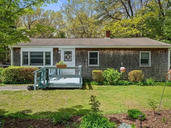 152 Oak St, Halifax, MA 02338