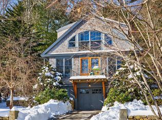 19 Whitecaps Dr, East Falmouth, MA 02536