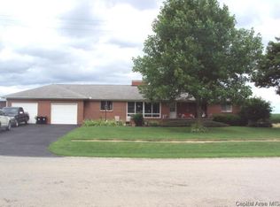 631 S Center St, Oneida, IL 61467
