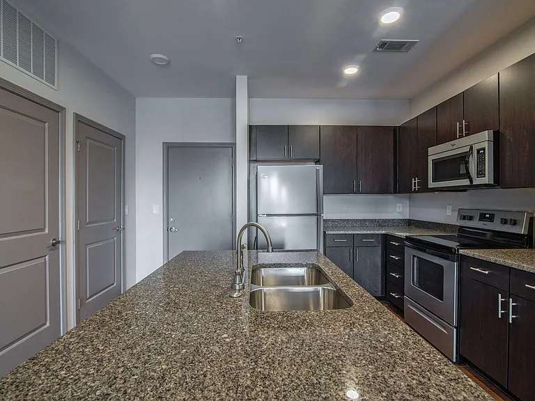Marvel Apartments — Photo 41
