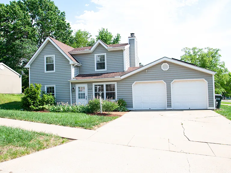 3619 Lakecrest Ct — Photo 1