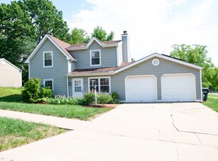 3619 Lakecrest Ct, Lawrence, KS 66049