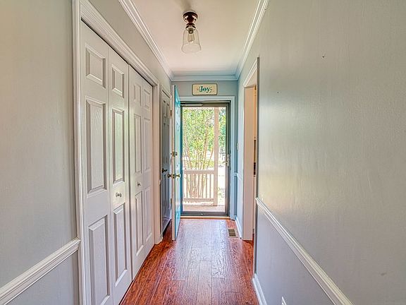 5th image of 216 Meadowcrest Dr