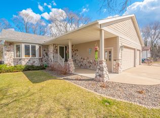 3590 Searle Ct, Vadnais Heights, MN 55127
